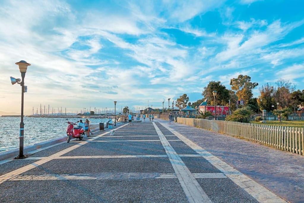 Alimos - Sea View Apartment Athens Luaran gambar